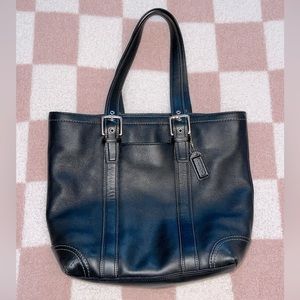 Coach Hampton Shoulder Bag 🖤🩷•